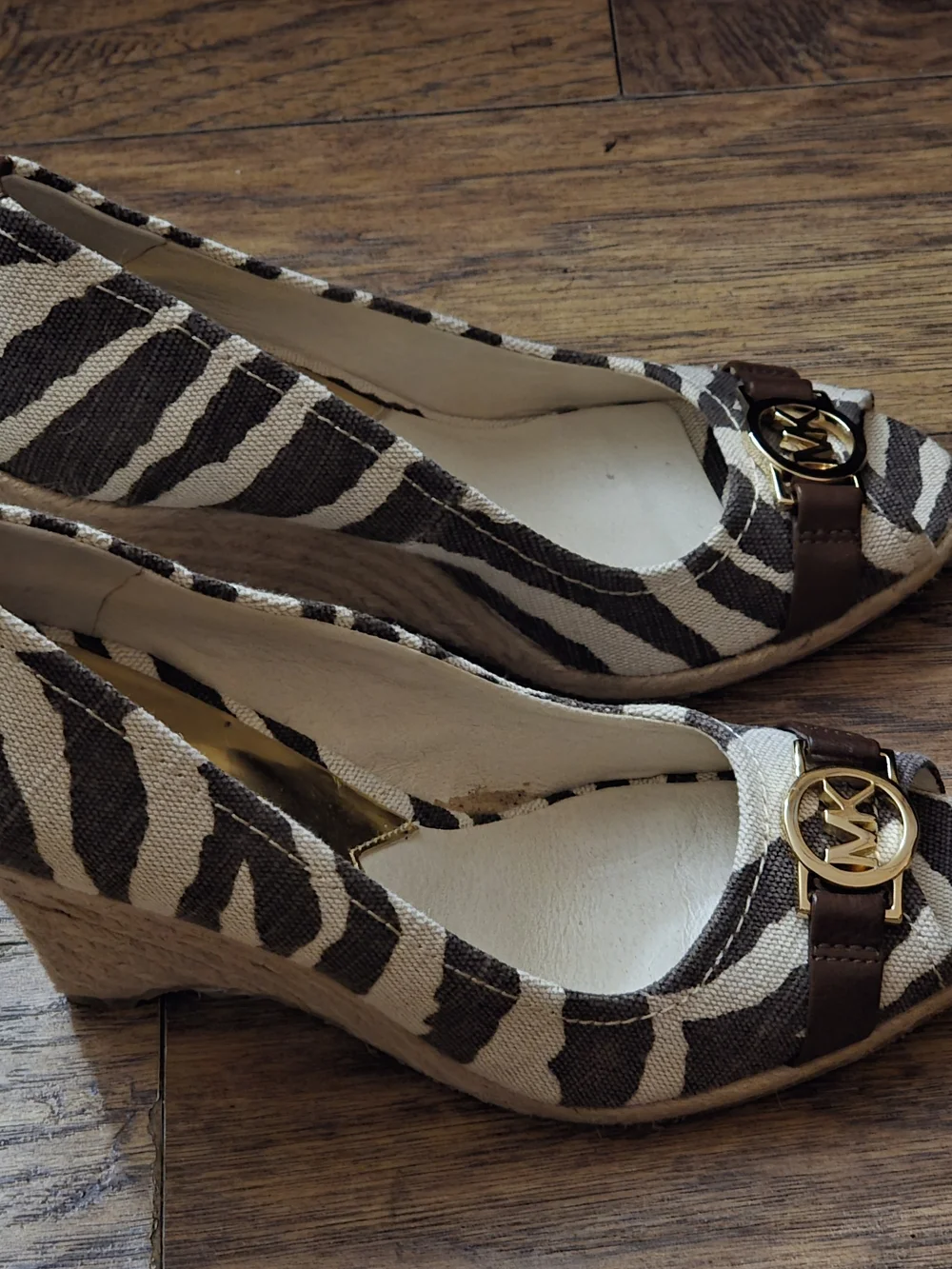 Michael Kors Women's Zebra Print Peep-Toe Pumps in Black and White Size 8
